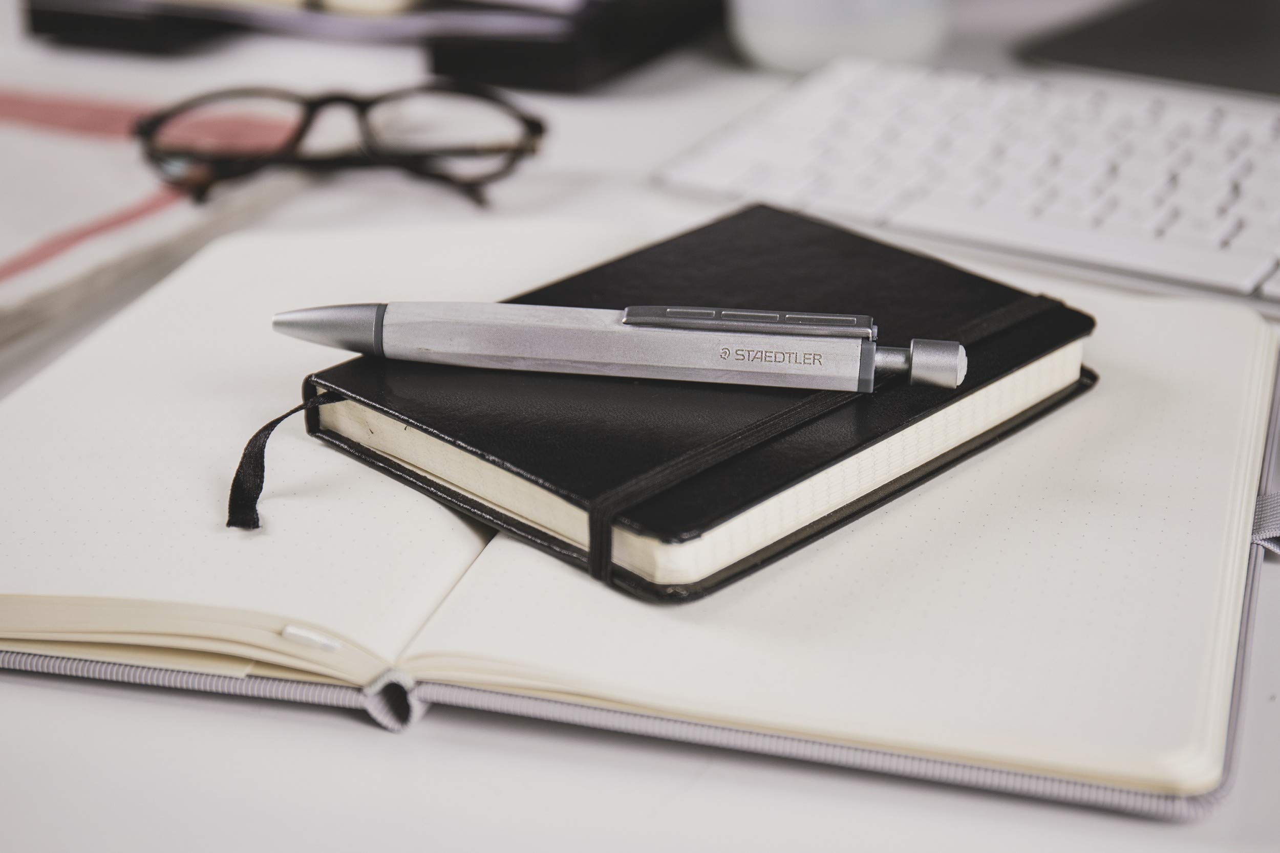 staedtler-concrete-penna-a-sfera-in-metallo-look-cemento-tratto-m-nero-astuccio image 7