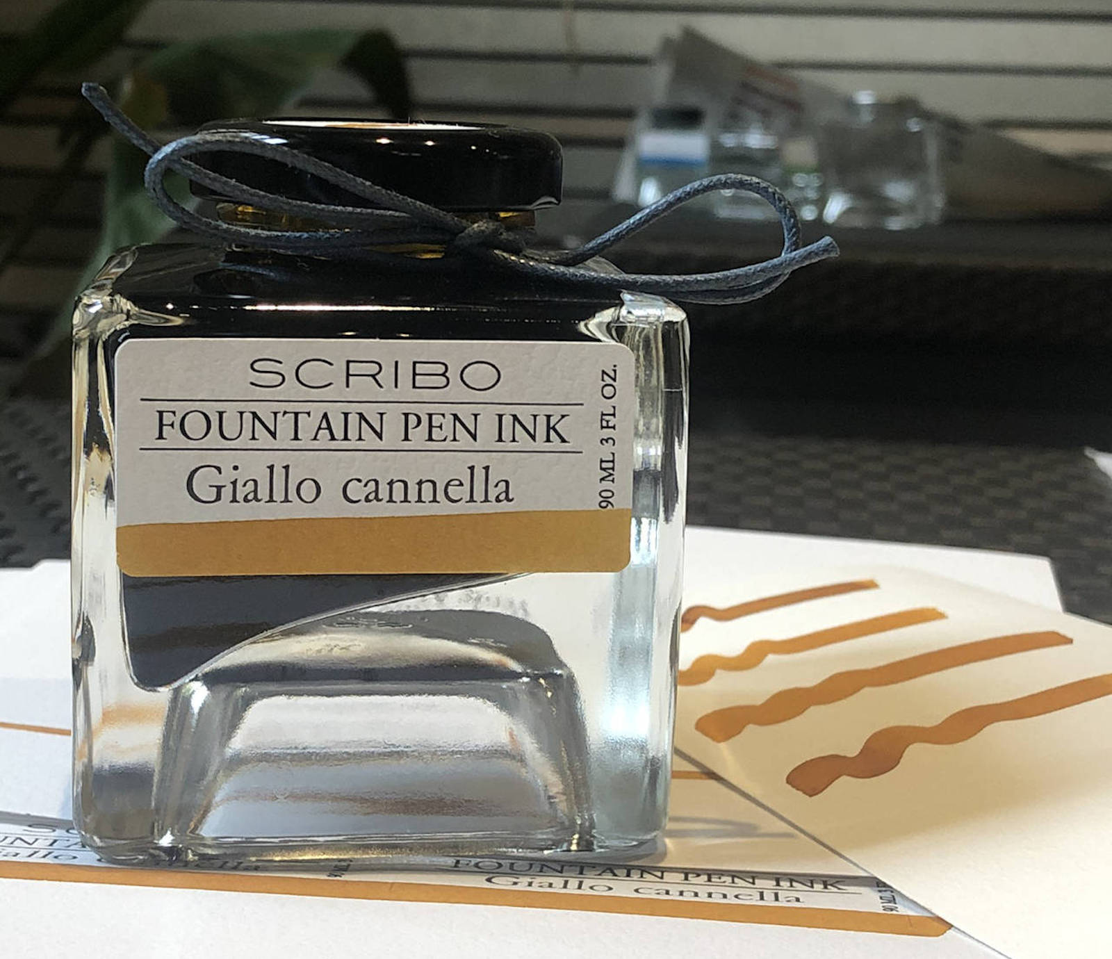 scribo-inchiostro-stilografico-giallo-cannella-flacone-90-ml image 2