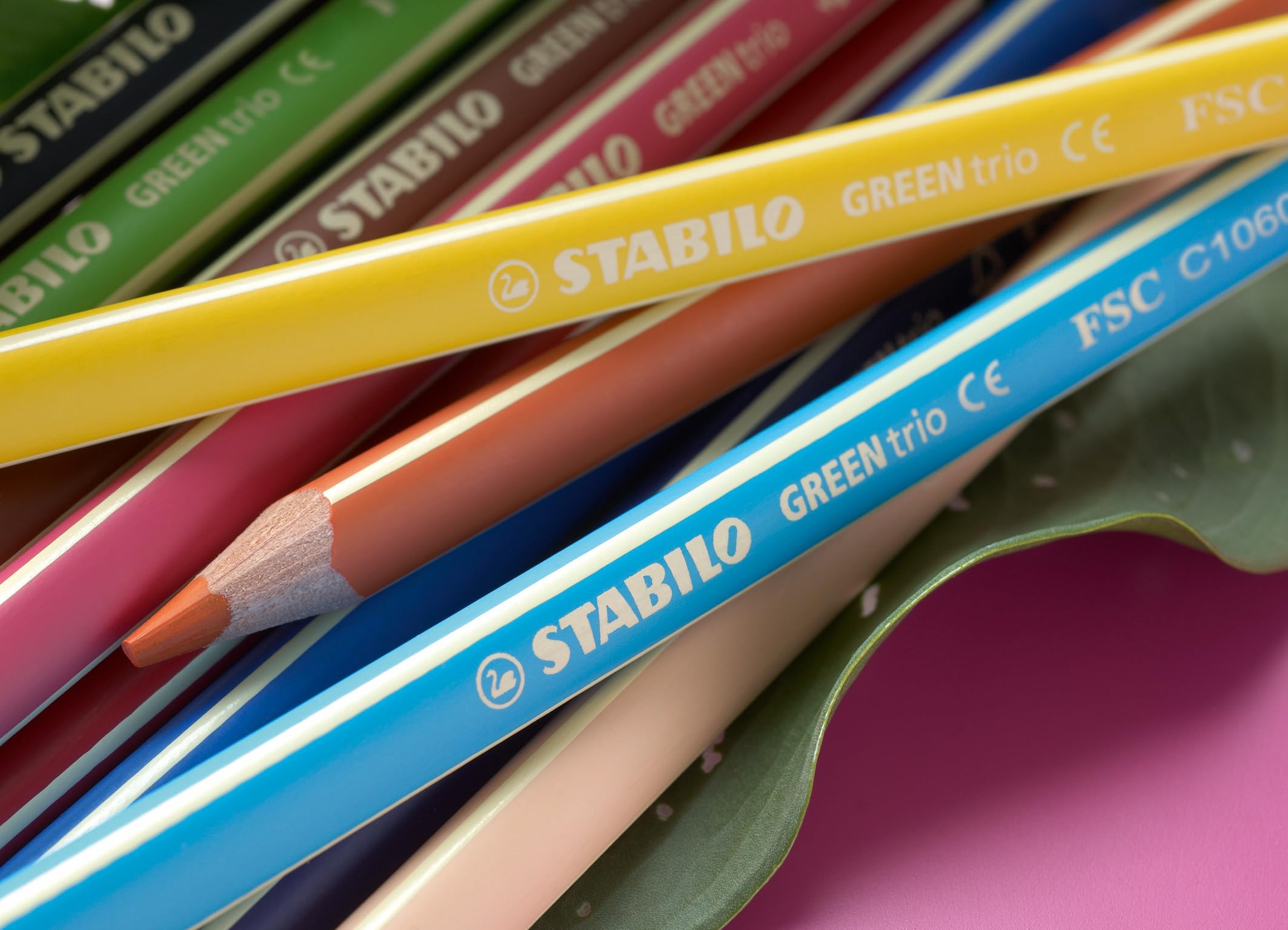 stabilo-greentrio-matita-colorata-triangolare-ecolin image 3